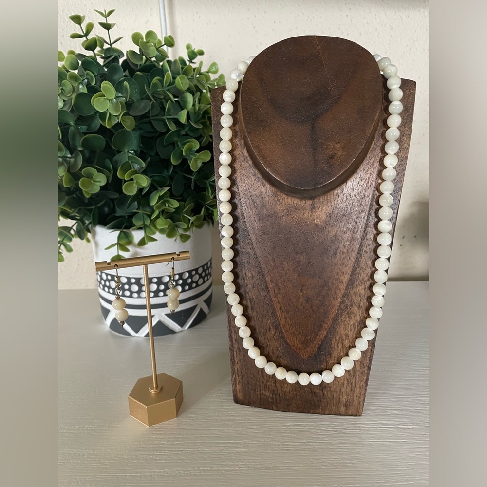 Vintage Balamuti Mother of Pearl ATQ VTG Necklace Bead Strand and earrings MOP